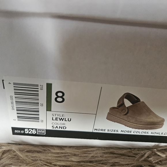 New In The Box Size 8 - Picture 4 of 4